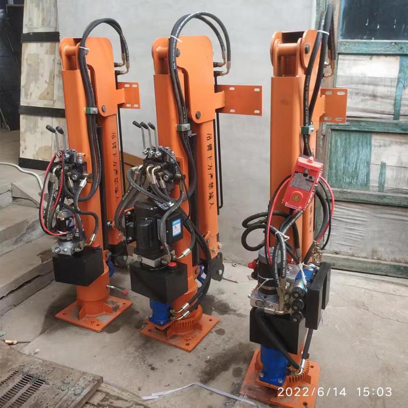 盐山县重汽蓝牌随车吊 3.2吨 国六动力强 液压驱动 农用自卸起重机